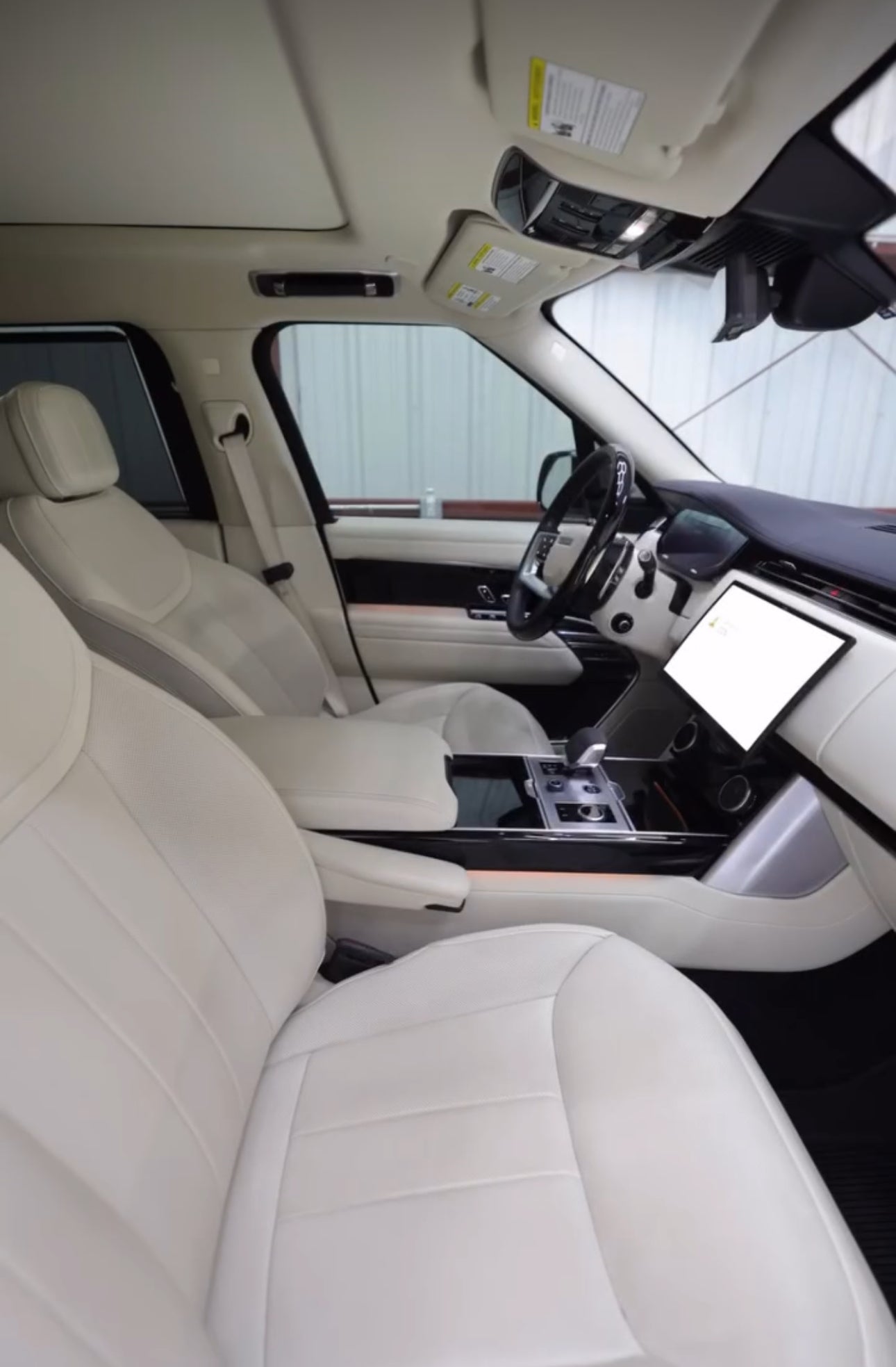 2020 Range Rover Velar - D&D Luxury Rentals